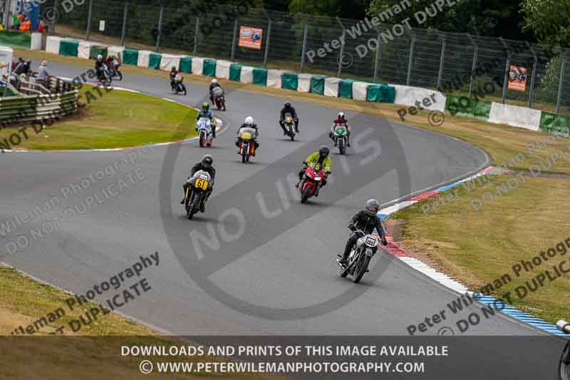 Vintage motorcycle club;eventdigitalimages;mallory park;mallory park trackday photographs;no limits trackdays;peter wileman photography;trackday digital images;trackday photos;vmcc festival 1000 bikes photographs